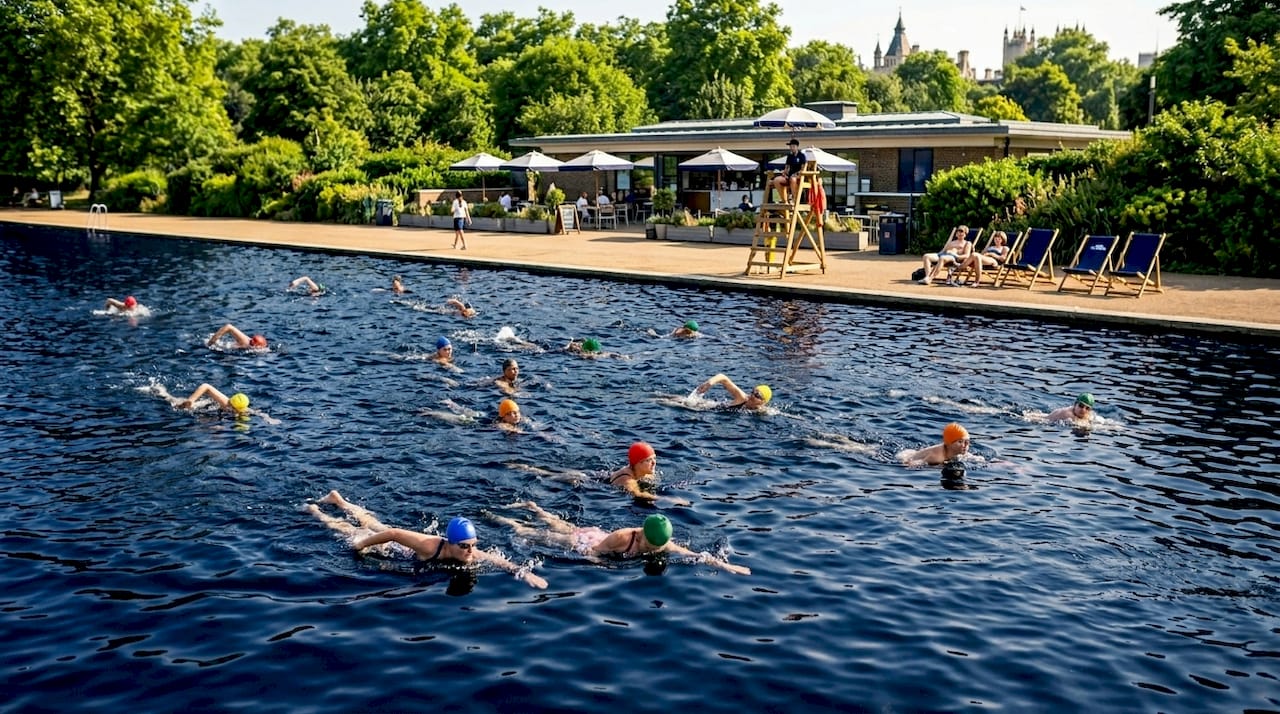 Swimmers at Serpentine Lido in Hyde Park